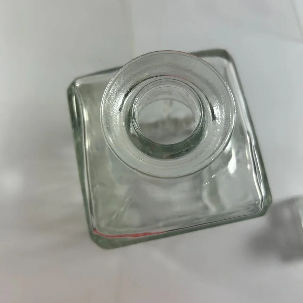 Vtg Clear Glass Square Decanter Bottle Bar Liquor Italy Stopper 9.25